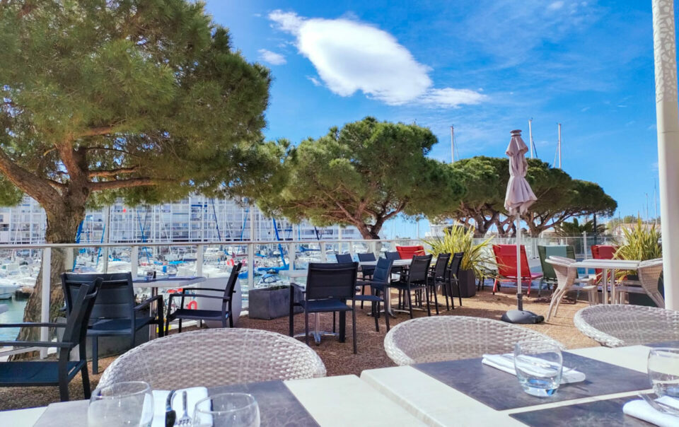 Restaurant hôtel Piscine demi pension bar cocktail